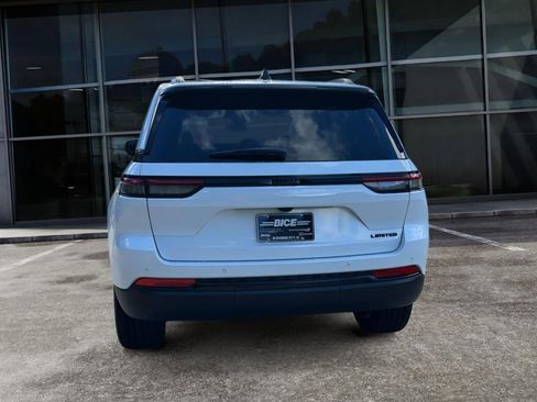 New 2025 Jeep Grand Cherokee Limited w/ Black Appearance Package image 6