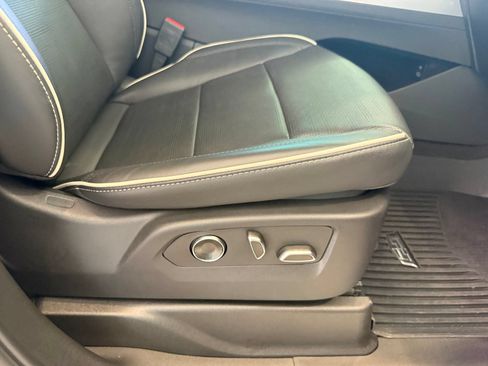 Used 2025 Cadillac Escalade Sport w/ LPO, Floor Liner Package AWD/4WD image 35