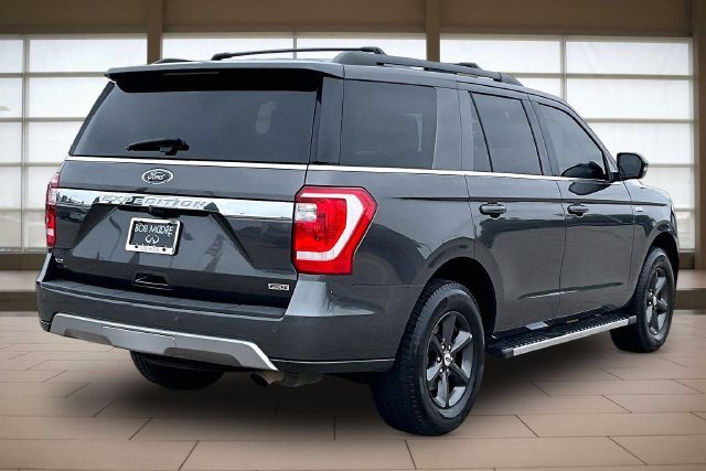 Used 2019 Ford Expedition XLT w/ Equipment Group 202A AWD/4WD image 2