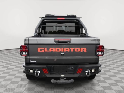 Used 2022 Jeep Gladiator Rubicon w/ Cold Weather Group AWD/4WD image 6