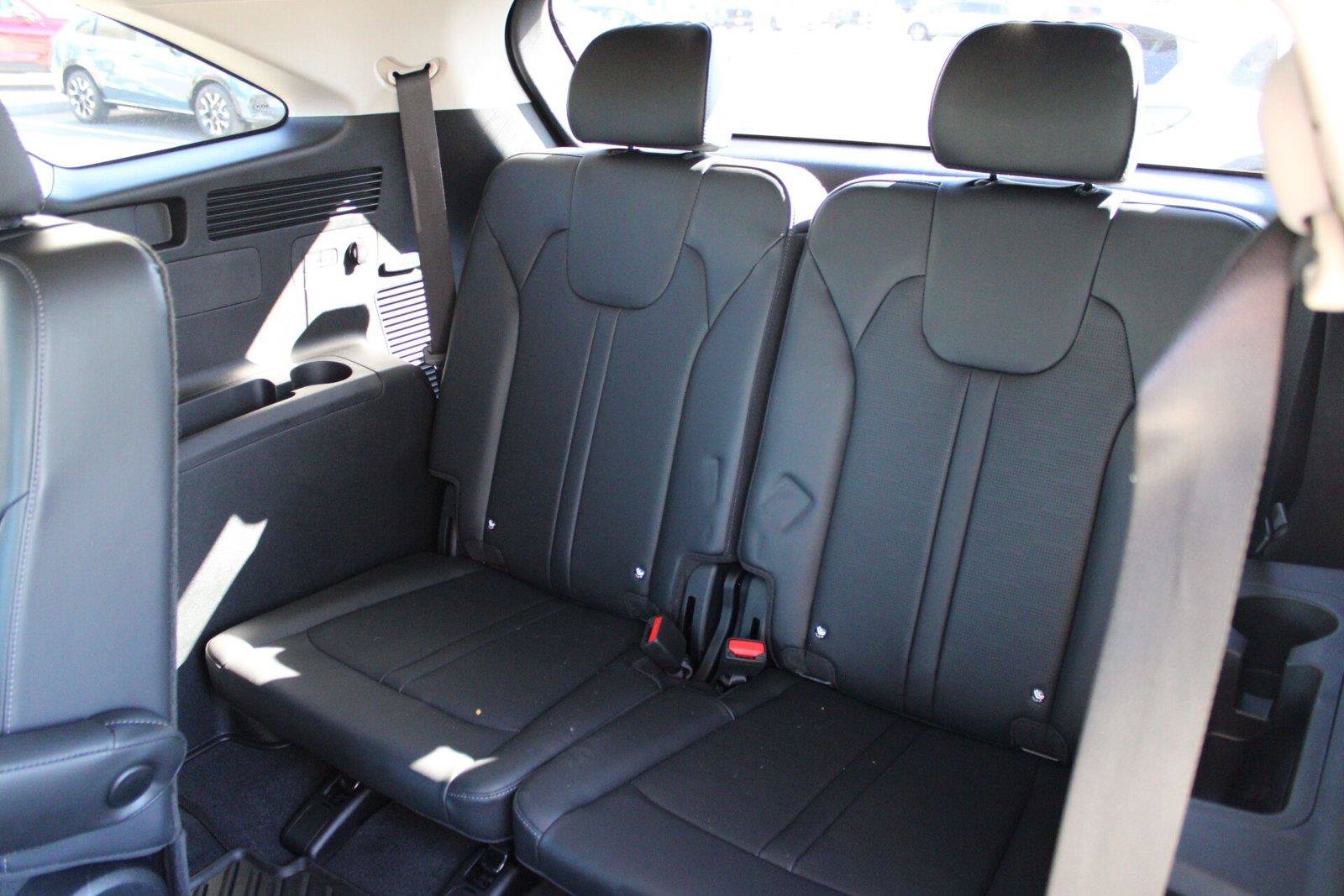 Used 2024 Kia Sorento SX AWD/4WD image 19