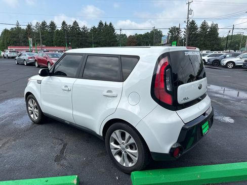 Used 2016 Kia Soul + FWD image 5