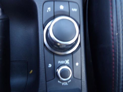 Used 2018 MAZDA CX-3 Touring w/ Preferred Equipment Package AWD/4WD image 21