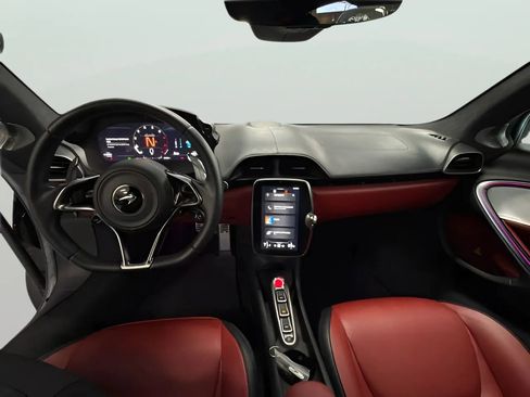 Used 2023 McLaren Artura RWD image 13
