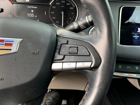 Used 2023 Cadillac XT4 Luxury w/ Cold Weather Package image 18