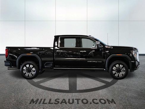 Used 2025 GMC Sierra 3500 Denali w/ Denali Reserve Package AWD/4WD image 9