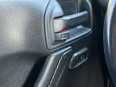 Used 2017 Jeep Wrangler Unlimited Rubicon w/ Connectivity Group image 16