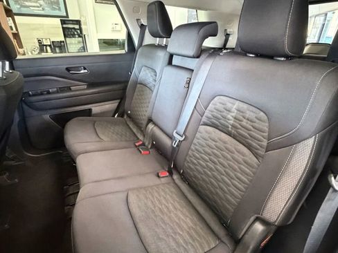 Used 2022 Nissan Pathfinder SV w/ SV Black Package image 12