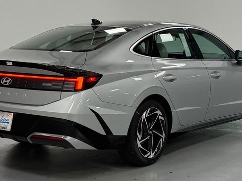 New 2026 Hyundai Sonata SEL FWD image 4