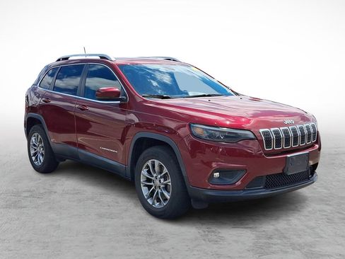 Used 2020 Jeep Cherokee Latitude Plus w/ Cold Weather Group AWD/4WD image 3