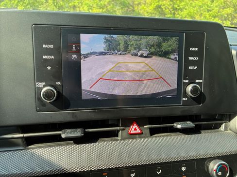 Used 2025 Kia Sportage LX image 22