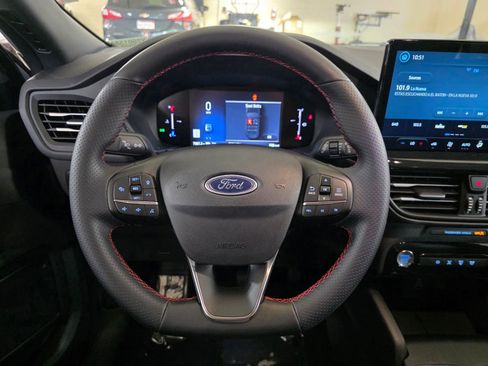Used 2025 Ford Escape ST-Line w/ Equipment Group 301A FWD image 29