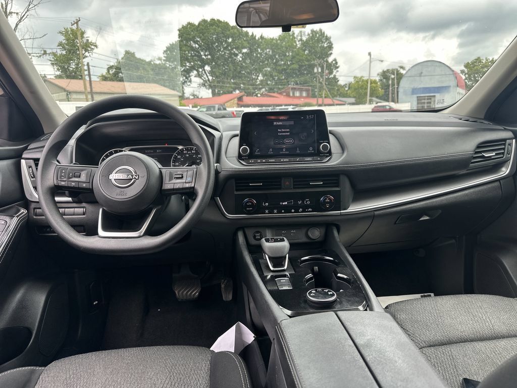 Used 2024 Nissan Rogue SV AWD/4WD image 15