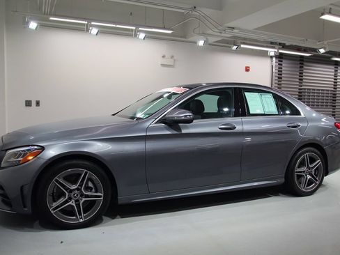 Used 2021 Mercedes-Benz C 300 4MATIC Sedan image 3