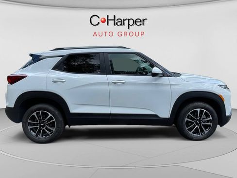 Certified 2025 Chevrolet TrailBlazer LT AWD/4WD image 2