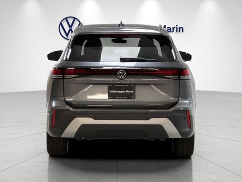 New 2026 Volkswagen Tiguan SE FWD image 4