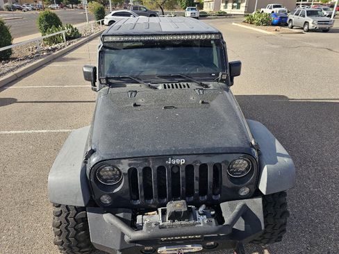 Used 2016 Jeep Wrangler Unlimited Rubicon w/ Connectivity Group AWD/4WD image 16