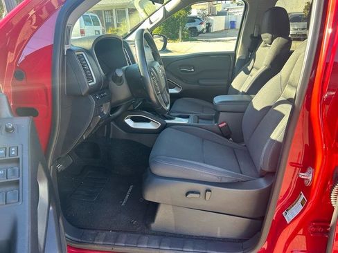 Used 2023 Nissan Frontier SV w/ SV Convenience Package RWD image 6
