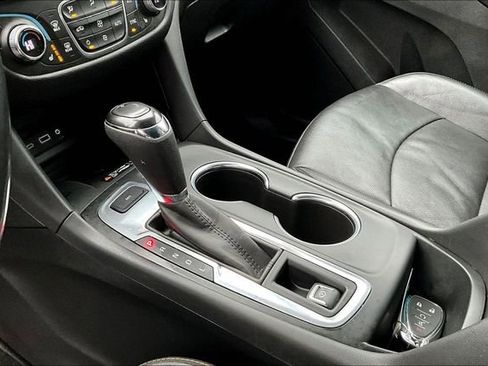 Used 2020 Chevrolet Equinox Premier image 18