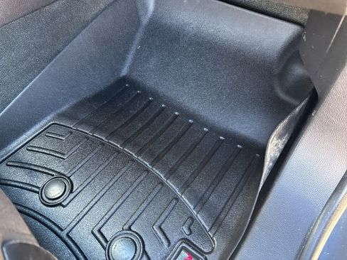 Certified 2017 GMC Canyon SLE w/ SLE Convenience Package image 22