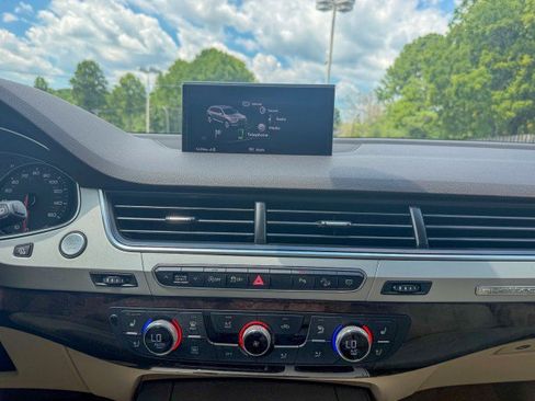 Used 2018 Audi Q7 2.0T Premium Plus AWD/4WD image 10