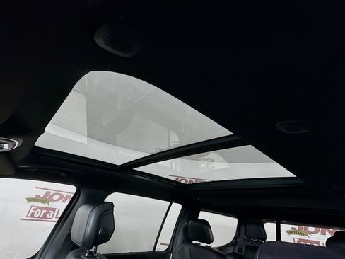 Used 2022 Jeep Wagoneer Series II w/ Premium Group I image 11