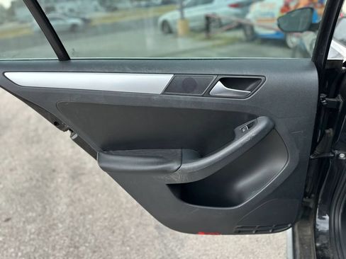 Used 2013 Volkswagen Jetta GLI Autobahn FWD image 21