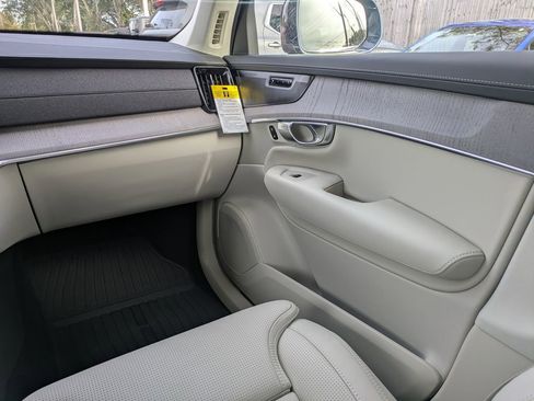 New 2026 Volvo XC90 T8 Ultra w/ Protection Package Premier AWD/4WD image 22