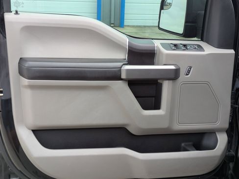 Used 2019 Ford F150 XLT w/ Equipment Group 301A Mid image 11