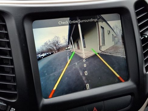 Certified 2018 Jeep Cherokee Limited image 18