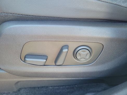 Used 2023 Kia Carnival SX Prestige image 19