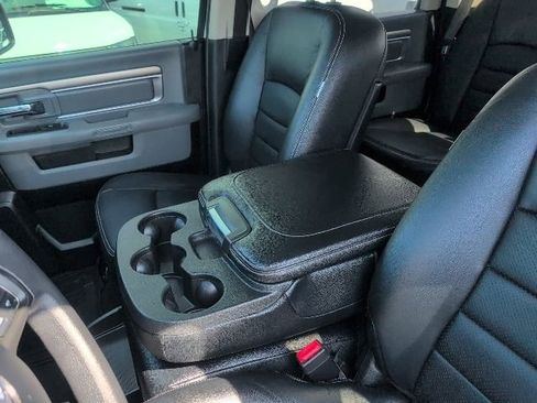 Used 2018 RAM 1500 Classic SLT image 31