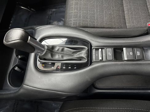 Used 2023 Honda HR-V LX image 29