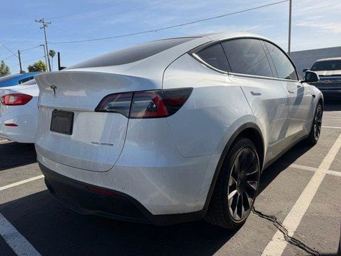 Used 2020 Tesla Model Y Long Range AWD/4WD image 3