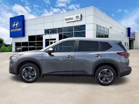 Used 2024 Nissan Rogue SV w/ SV Premium Package FWD image 8