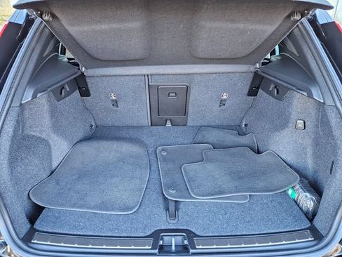 Used 2025 Volvo XC40 B5 Plus w/ Protection Package Premier AWD/4WD image 12