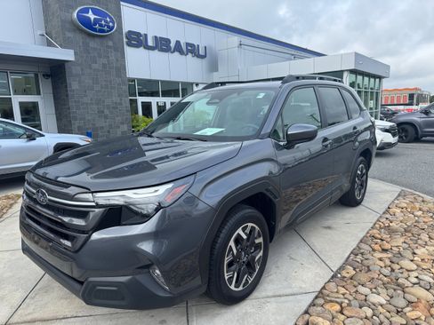Used 2026 Subaru Forester Premium AWD/4WD image 2