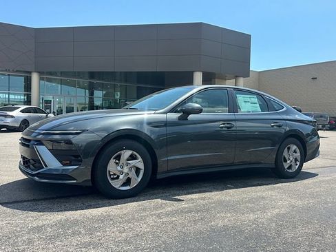 New 2026 Hyundai Sonata SE FWD image 2