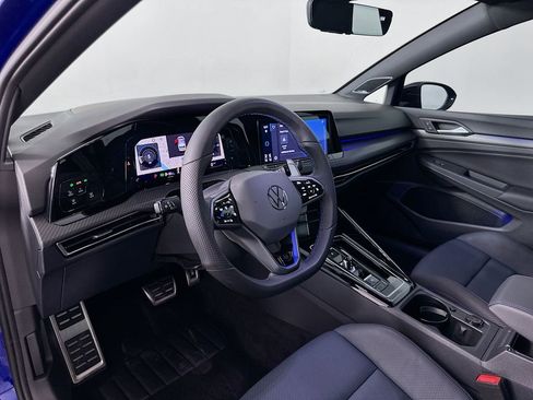 Used 2024 Volkswagen Golf R image 9
