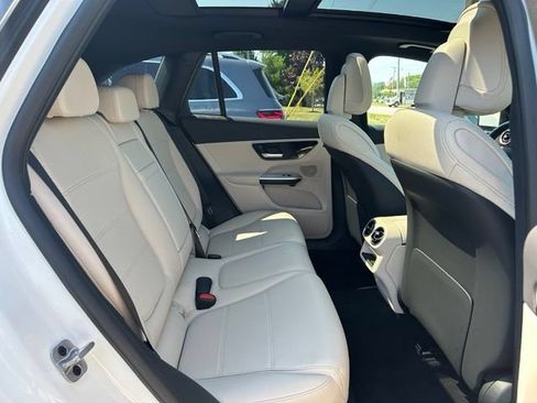 Used 2026 Mercedes-Benz GLC 300 4MATIC image 22