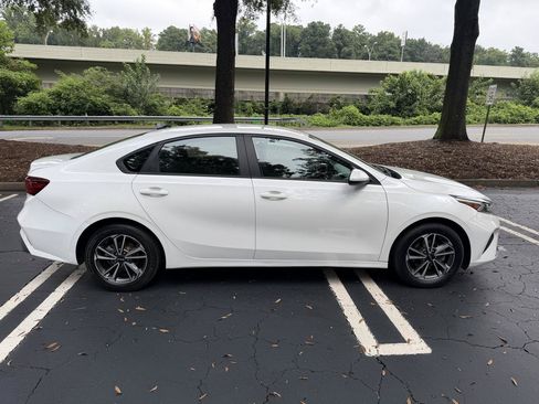 Used 2023 Kia Forte LXS FWD image 4