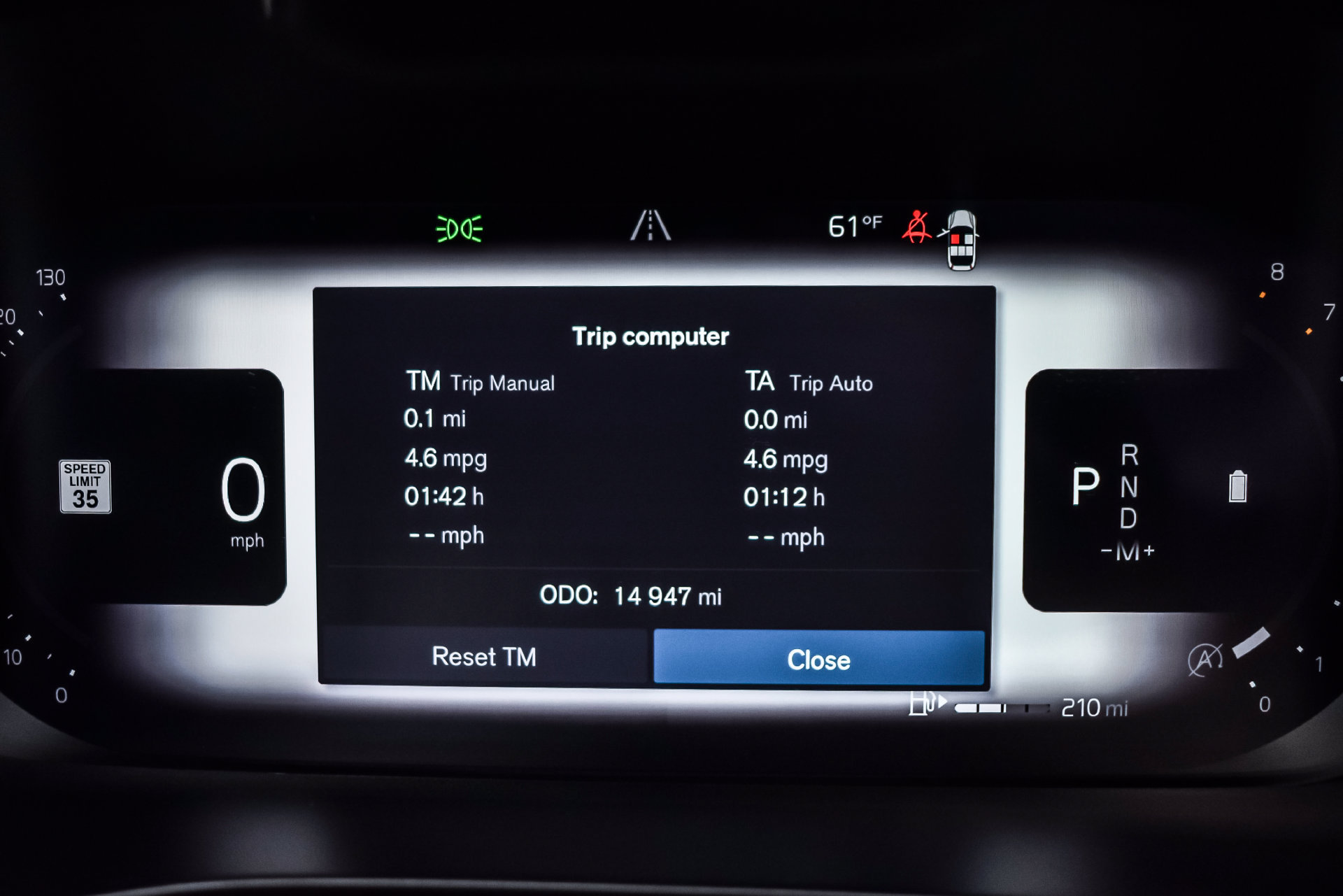 Used 2023 Volvo XC40 B5 Plus AWD/4WD image 17