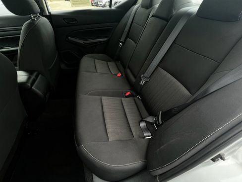 Used 2024 Nissan Altima 2.5 SV image 12