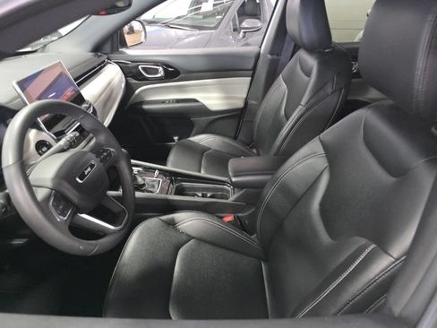 Used 2025 Jeep Compass Limited AWD/4WD image 5