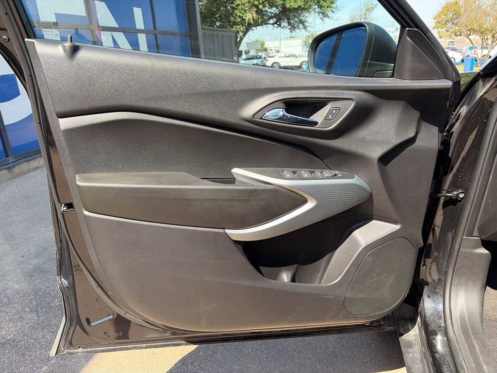 Used 2026 Chevrolet Trax LS FWD image 19