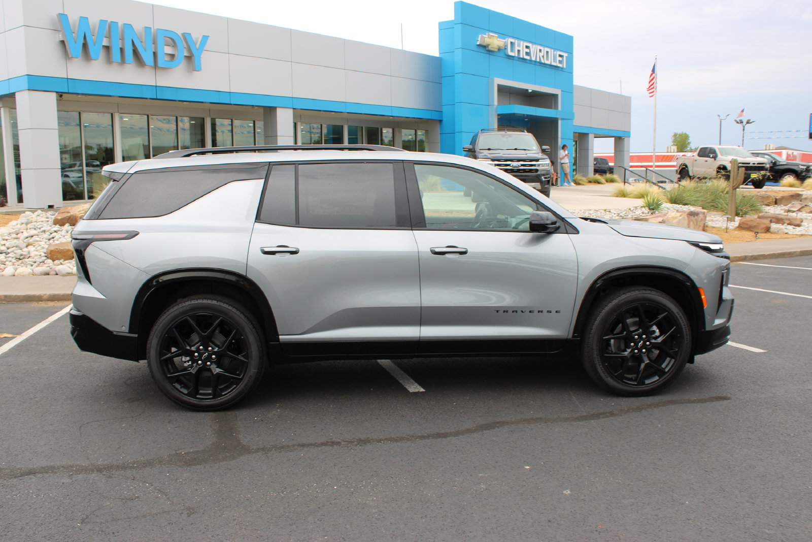 New 2026 Chevrolet Traverse RS w/ LPO, Floor Liner Package FWD image 9