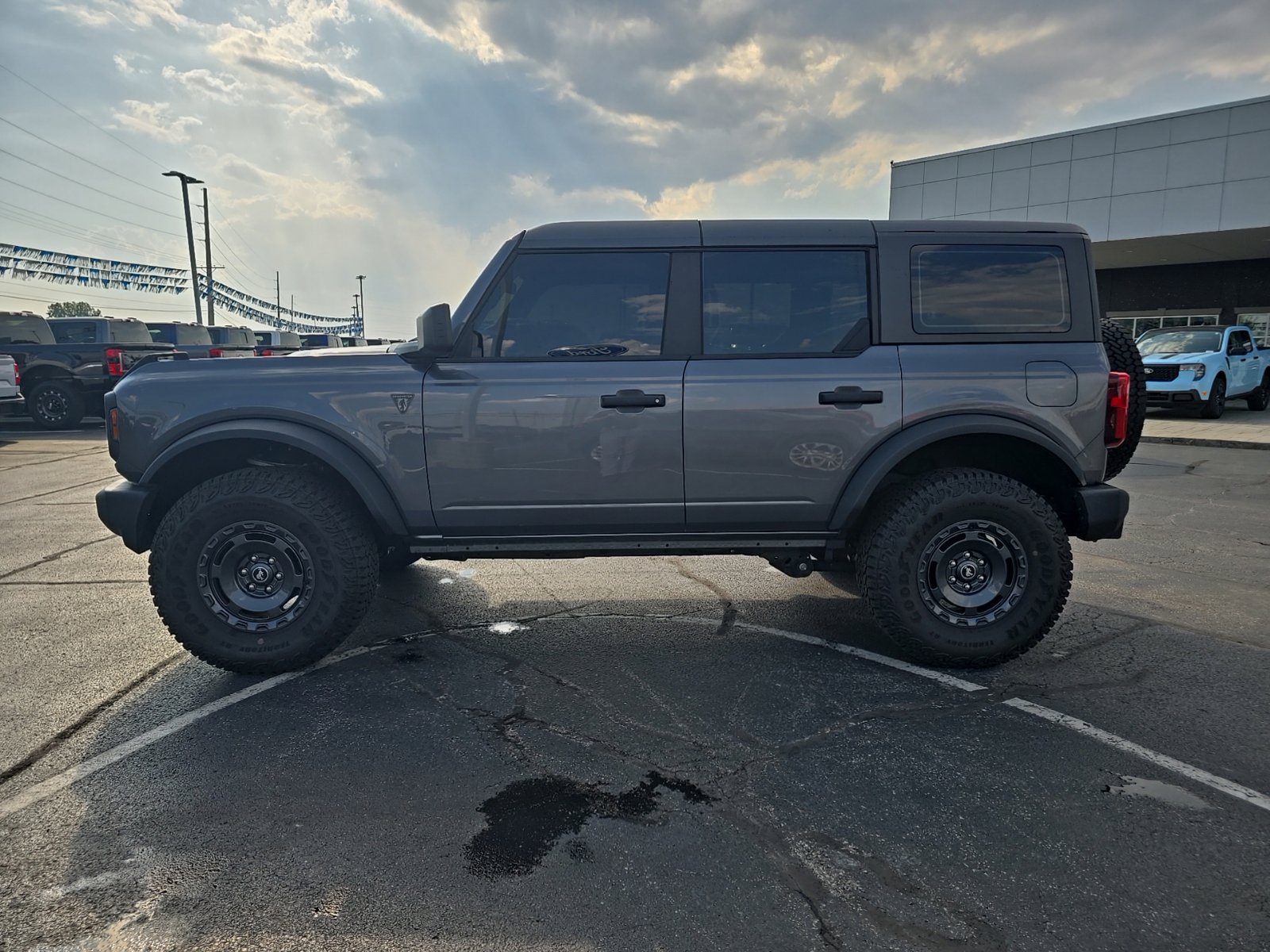 Used 2025 Ford Bronco 4-Door w/ Sasquatch Package AWD/4WD image 6