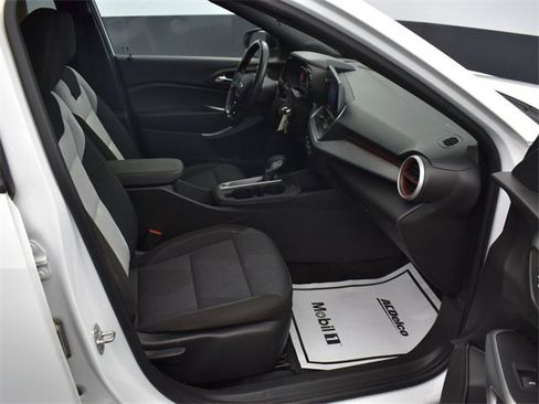 Used 2024 Chevrolet Trax RS w/ Driver Confidence Package image 23