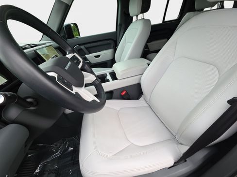 Certified 2025 Land Rover Defender 130 X-Dynamic SE AWD/4WD image 16