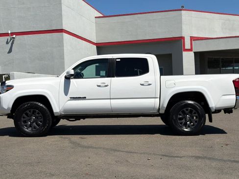 Used 2022 Toyota Tacoma SR5 w/ Black Out Package (TMS) RWD image 9